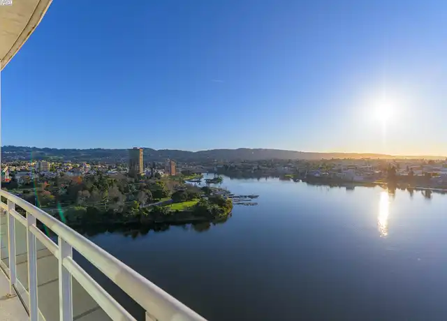Property at 1 Lakeside Dr #1806, Oakland, CA, 94612, 1 bed, 1 bath, [object Object]