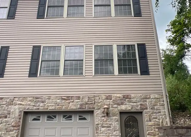 Property at 4 Pineview Pl, Morgantown, WV, 26505, 2 beds, 2.5 baths, [object Object]