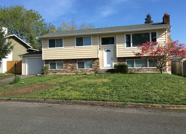 Property at 4250 S 290th St, Auburn, WA, 98001, 5 beds, 3 baths, [object Object]