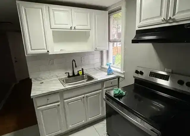 Property at 77 Hazel St Unit 1L, New Haven, CT, 06511, 3 beds, 1 bath, [object Object]