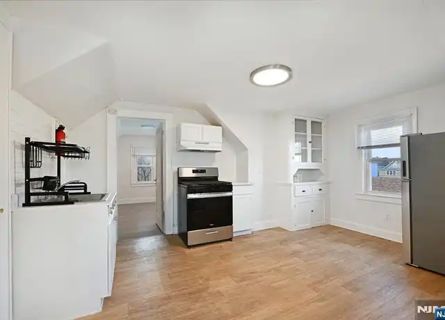 Property at 21 Walnut St Unit 3, Clifton, NJ, 07013, 1 bed, 1 bath, [object Object]