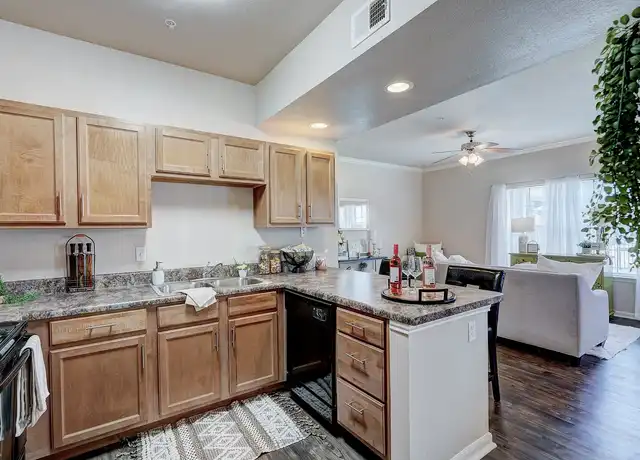 Property at Lincoln at Central Park - 500 Central Park Dr, Oklahoma City, OK, 73105, 1-3 bed, 1-2 bath, [object Object]