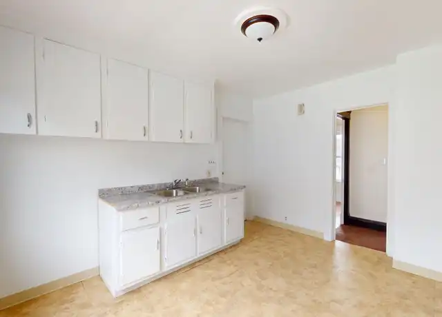 Property at 12900 Hoy Ave Unit Up Unit, Cleveland, OH, 44105, 2 beds, 1 bath, [object Object]