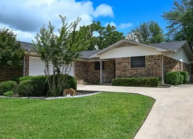 Property at 412 Half Moon Way, Runaway Bay, TX, 76426, 3 beds, 2 baths, [object Object]