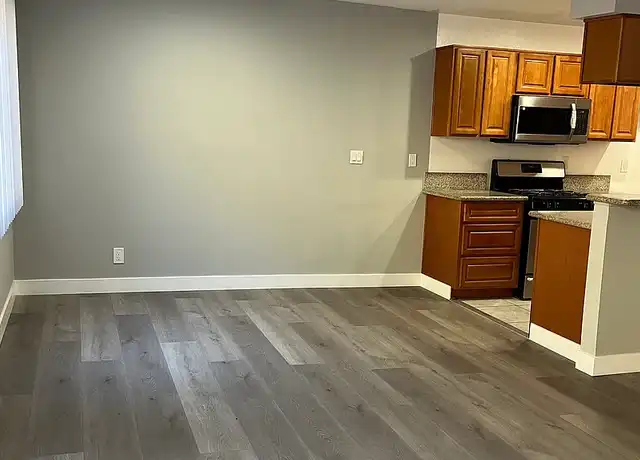 Property at Lincoln Gardens Townhouse Apartments - 411 Lincoln Ave, Glendale, CA, 91205, 2 beds, 2 baths, [object Object]