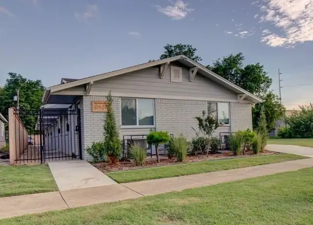 Property at 2420 E 8th St Unit 04, Tulsa, OK, 74104, 1 bed, 1 bath, [object Object]