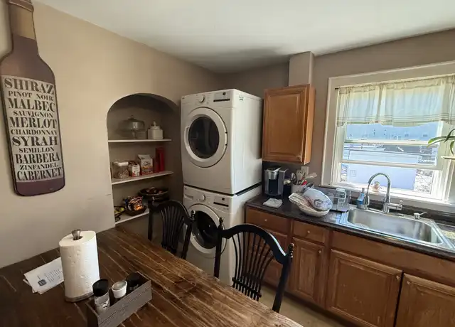 Property at 688-692 Moody St Unit 2, Waltham, MA, 02453, 3 beds, 1 bath, [object Object]