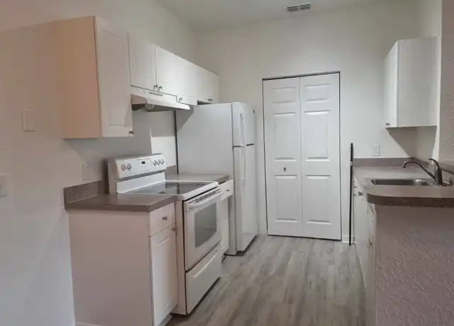 Property at 830 Grand Regency Pointe #200, Altamonte Springs, FL, 32714, 4 beds, 2 baths, [object Object]