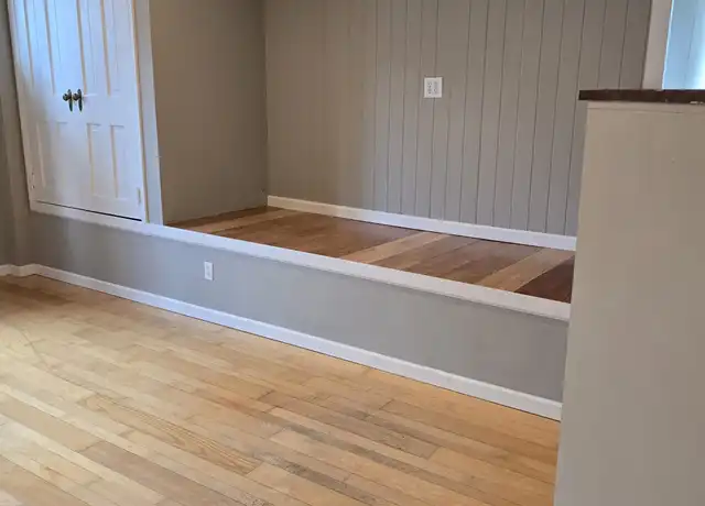 Property at 406 W Maple St Unit 3, Johnson City, TN, 37604, 2 beds, 1 bath, [object Object]