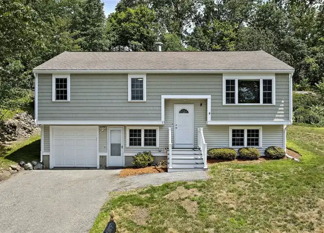 Property at 6 Skyview Rd Unit 6, Woburn, MA, 01801, 3 beds, 2 baths, [object Object]
