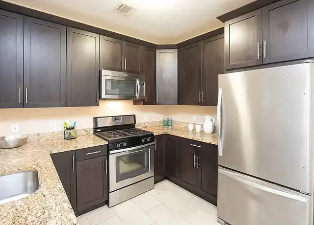 Property at Oakes Pond at Bloomfield - 440 Memorial Pkwy, Bloomfield, NJ, 07003, 1-2 bed, 1-2 bath, [object Object]