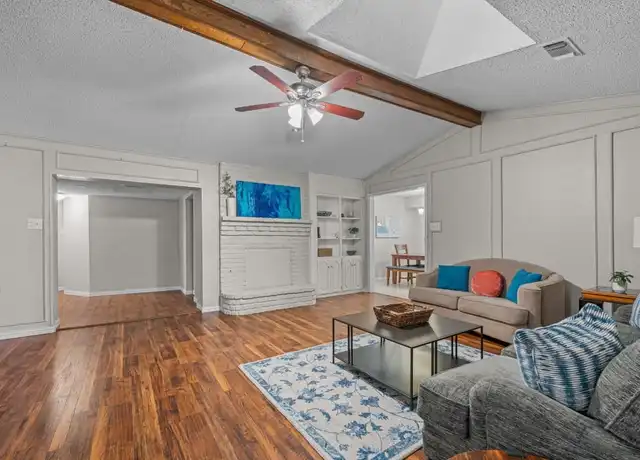 Property at 407 Shockley Ave Unit 1A, DeSoto, TX, 75115, 6 beds, 2 baths, [object Object]