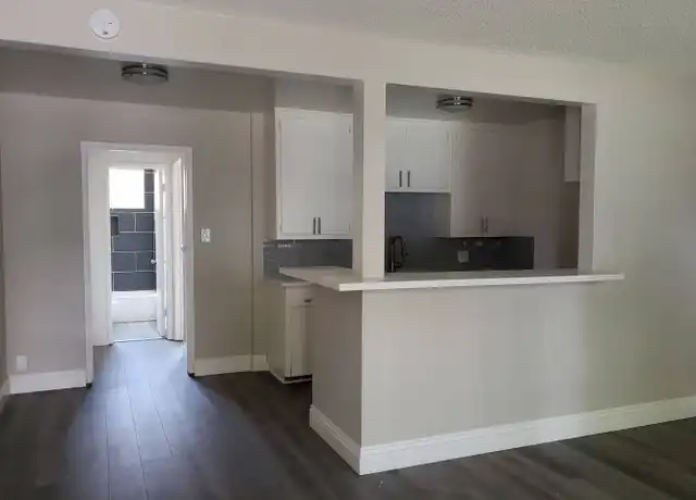 Property at 405 W 10th St Unit M, Santa Ana, CA, 92701, 1 bed, 1 bath, [object Object]