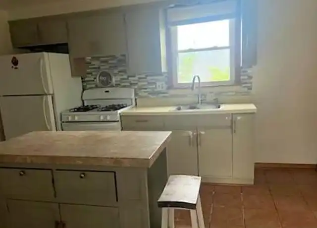 Property at 310 Davis Ave, Kearny, NJ, 07032, 2 beds, 1 bath, [object Object]