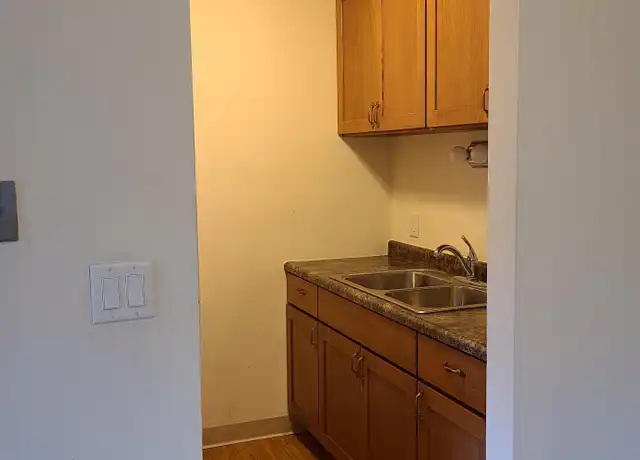 Property at 341 E Market St, Burlington, WI, 53105, 1 bed, 1 bath, [object Object]