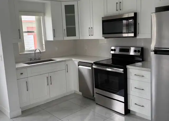 Property at 4933 Hollywood Blvd, Hollywood, FL, 33021, 2 beds, 1.5 baths, [object Object]