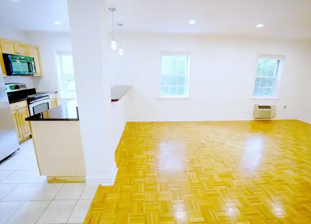 Property at 27 Commonwealth Ave #3, Chestnut Hill, MA, 02467, 1 bed, 1 bath, [object Object]