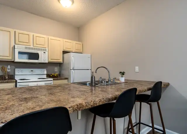 Property at 885 W Main St Unit 202, Johnson City, TN, 37604, 1 bed, 1 bath, [object Object]