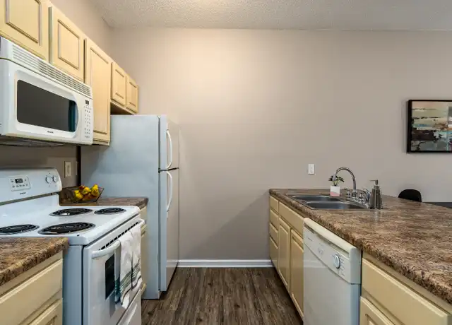 Property at 885 W Main St Unit 202, Johnson City, TN, 37604, 1 bed, 1 bath, [object Object]