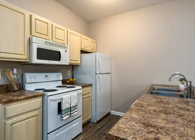 Property at 885 W Main St Unit 202, Johnson City, TN, 37604, 1 bed, 1 bath, [object Object]