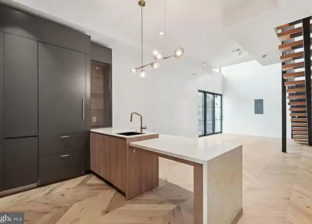 Property at 23 Logan Cir NW Unit 6, Washington, DC, 20005, 3 beds, 2 baths, [object Object]