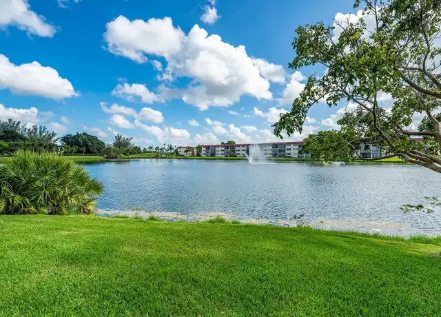 Property at 9500 N Hollybrook Lake Dr #109, Pembroke Pines, FL, 33025, 2 beds, 2 baths, [object Object]