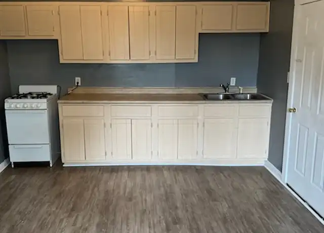 Property at 211 S Main St Unit 3, Monticello, AR, 71655, 1 bed, 1 bath, [object Object]