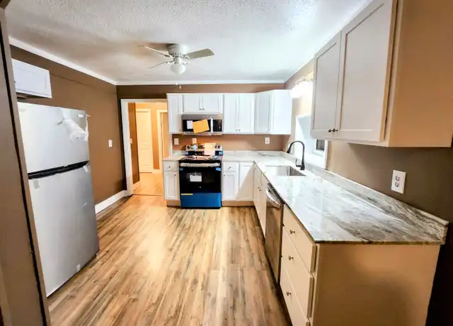 Property at 51 Dupree Cir, Asheville, NC, 28805, 4 beds, 2 baths, [object Object]