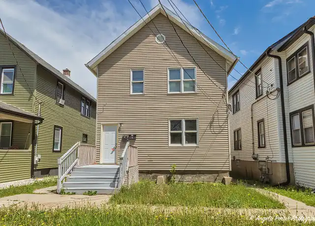Property at 551 S Martin Luther King Jr Ave #2, Waukegan, IL, 60085, 3 beds, 1 bath, [object Object]