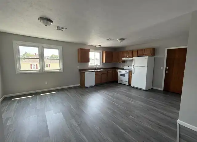 Property at 132 Vale St, Fall River, MA, 02724, 2 beds, 1 bath, [object Object]