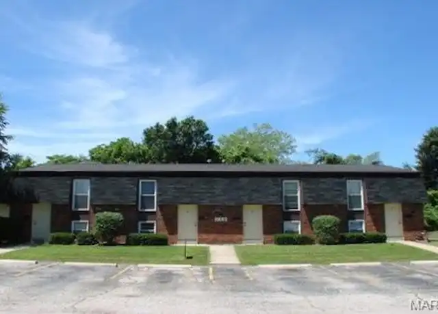 Property at 715 White Oak Dr, O Fallon, IL, 62269, 2 beds, 1 bath, [object Object]