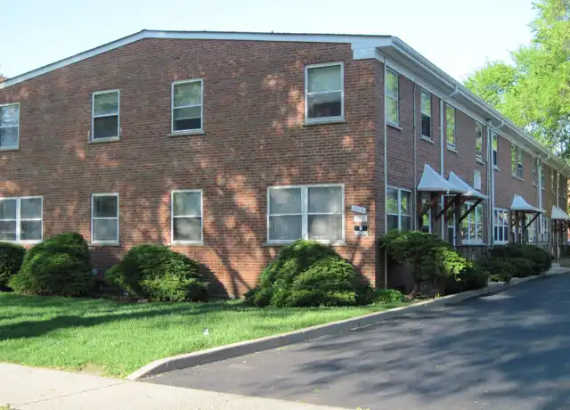 Property at 2113 Darrow Ave Unit 2113E, Evanston, IL, 60201, 2 beds, 1 bath, [object Object]