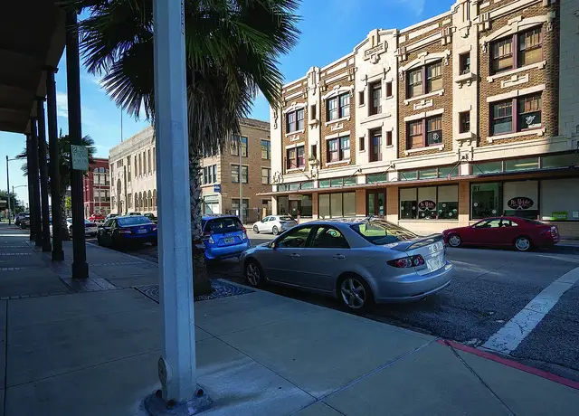 Photo of 2101 Church St, Galveston, TX 77550