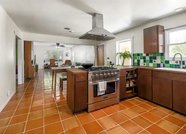 Property at 1016 Randall St, Taylor, TX, 76574, 2 beds, 1 bath, [object Object]