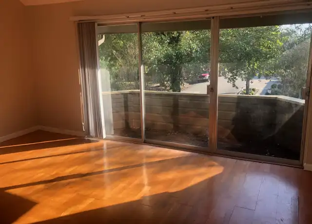 Property at 406 Hawthorne St Unit B, Houston, TX, 77006, 1 bed, 1 bath, [object Object]