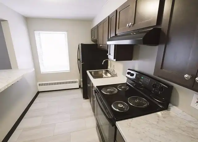 Property at South Wedge Commons - 90 Manor Pkwy, Rochester, NY, 14620, 2 beds, 1 bath, [object Object]