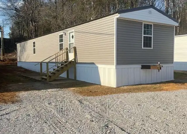 Property at 1004 S Jackson St Unit B5, Athens, TN, 37303, 3 beds, 2 baths, [object Object]