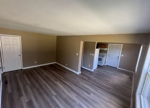 Property at 2028 Westgate Dr Unit 27, Pekin, IL, 61554, 2 beds, 1 bath, [object Object]