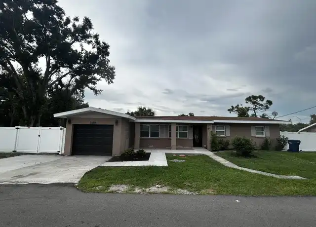Property at 1910 3rd Ave E, Palmetto, FL, 34221, 4 beds, 2 baths, [object Object]