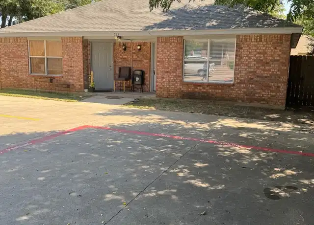 Property at 523 Oakwood Ln Unit 523 A Oakwood, Arlington, TX, 76012, 2 beds, 1 bath, [object Object]
