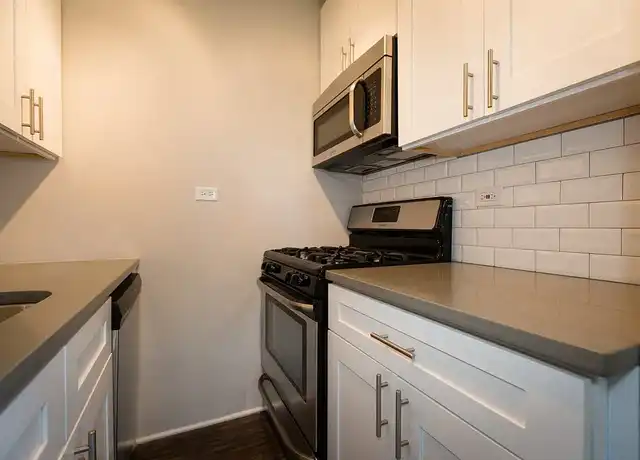 Property at Ivy at Shelbryne - 5110 S Kenwood Ave, Chicago, IL, 60615, 1 bed, 1 bath, [object Object]