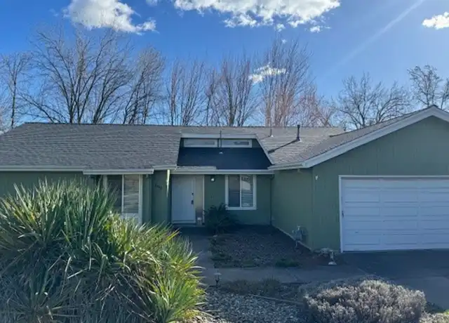Property at 2442 Siskiyou Blvd, Medford, OR, 97504, 3 beds, 2 baths, [object Object]