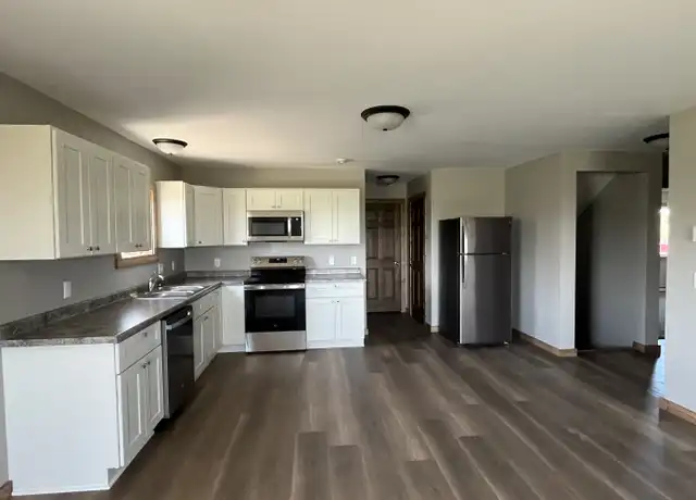Property at 652 Luiken St Unit 2, Lake Crystal, MN, 56055, 3 beds, 1 bath, [object Object]