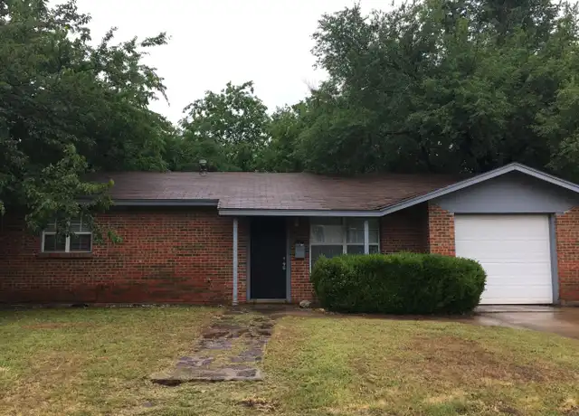 Property at 2409 N Nottingham Way, Moore, OK, 73160, 2 beds, 1 bath, [object Object]