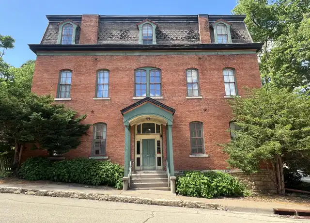 Property at 469 Emmett St, Dubuque, IA, 52001, 1 bed, 1 bath, [object Object]