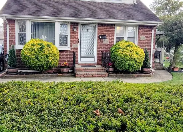 Property at 7 E Jefferson Ave Unit 2, Mineola, NY, 11501, 2 beds, 1 bath, [object Object]