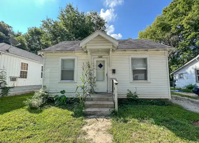 Property at 1016 W Elm St, Springfield, MO, 65806, 2 beds, 1 bath, [object Object]
