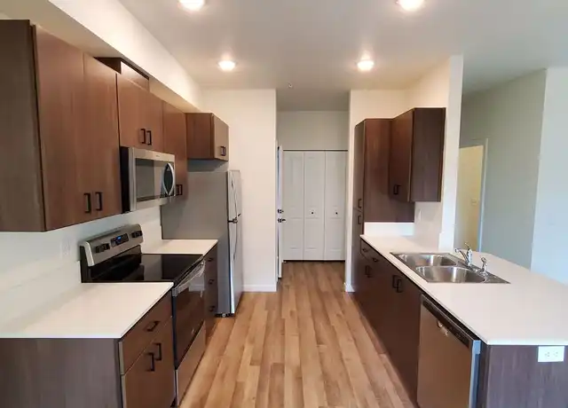 Property at 100 N 5th St Unit 100-B13, Lebanon, OR, 97355, 2 beds, 2 baths, [object Object]