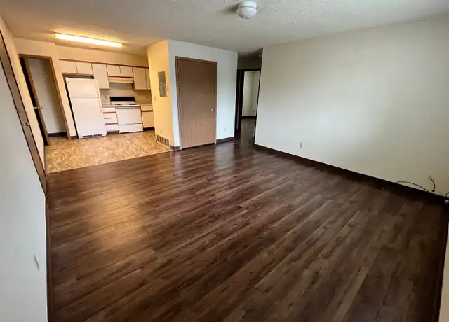 Property at 2631 Lakeside Dr Unit 2631L-12, Iowa City, IA, 52240, 2 beds, 1 bath, [object Object]