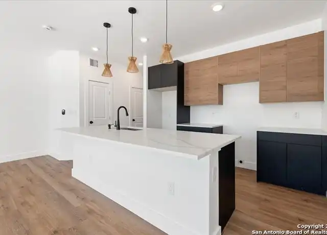 Property at 531 Essex St Unit 101, San Antonio, TX, 78210, 3 beds, 2.5 baths, [object Object]